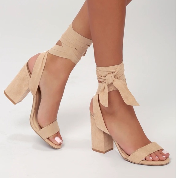 Beautiful suede nude heel with ties - Picture 4 of 4